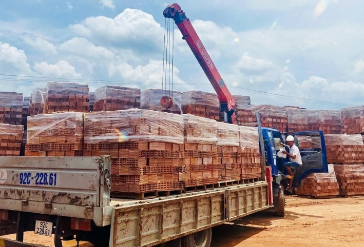 XE TRỞ GẠCH TUYNEL TẬN CHÂN CÔNG TRÌNH THANH HOÁ